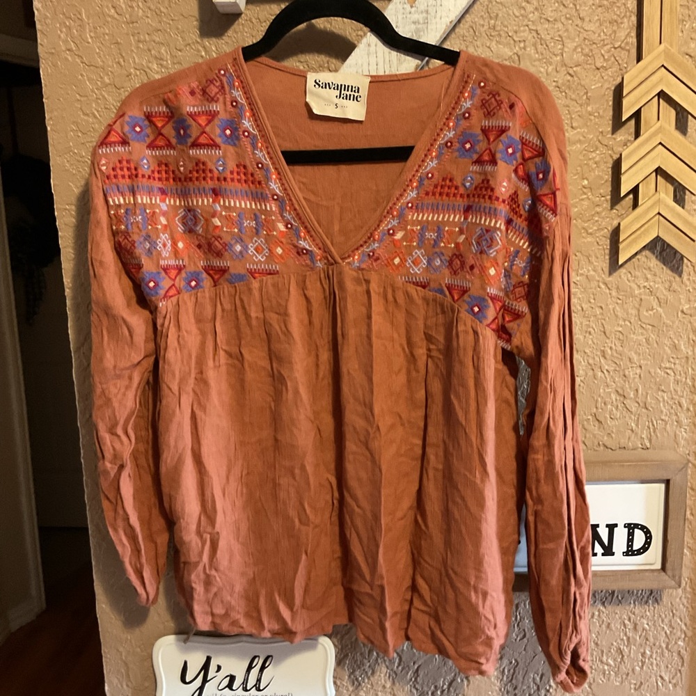 Savanna Jane Brown V-Neck Floral and Aztec Embroidered Top Women’s Size Small - Picture 1 of 2